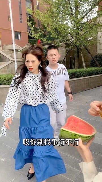 吃瓜路边吵架,一场激烈争吵背后的真相揭秘