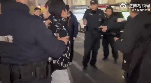 杭州打劫吃瓜受伤视频,杭州“吃瓜群众”被打劫受伤事件回顾